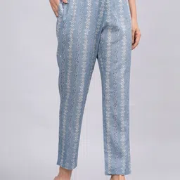 JAIPURI COLLECTION Women Floral Printed Regular Thread Work Kurta with Trousers & With Dupatta image 2