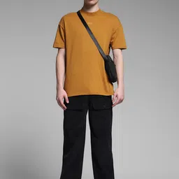 Jack & Jones Men Loose Fit Cargos Trousers image 2