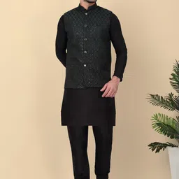 KRAFT INDIA Men Ethnic Motifs Regular Sequinned Kurta with Churidar image 5