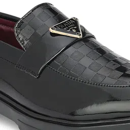 LEEPEETER Men Textured Formal Loafers image 5