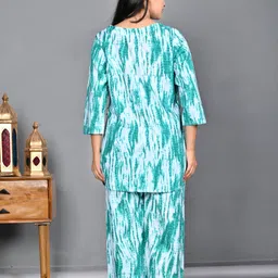 trend me Women Night Suit Set Green Printed image 2