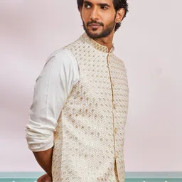 VASTRAMAY Floral Embroidered Woven Nehru Jacket image 4