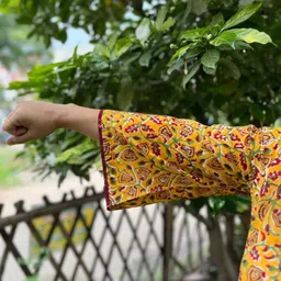 SHRIYANI Floral Printed Pure Cotton Kurti image 5