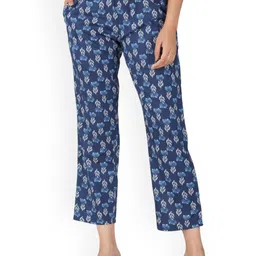 30 Looks Women Dark Midnight Floral Printed Cotton Mid-Rise Trousers-picture-40