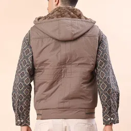 V-Mart Men Geometric Quilted Jacket image 2