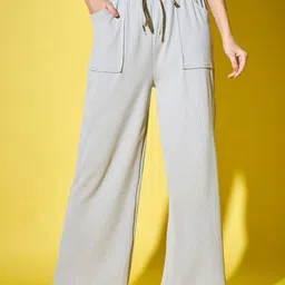 BUY NEW TREND Women Relaxed High-Rise Easy Wash Cargos Trousers-picture-27