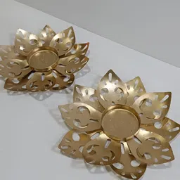 Sellplus Gold-Toned 2 Pieces Floral Candle Holders-picture-42