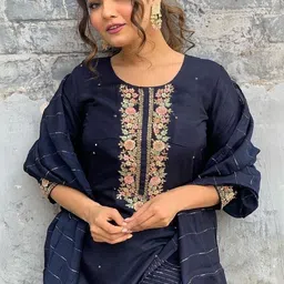 Women Basket Women Ethnic Motifs Embroidered Regular Thread Work Kurta with Trousers & With Dupatta image 4