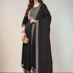 Black Teetar Embroidered Sequinned Kurta with Trousers & Dupatta image 3