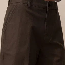 HIGHLANDER Men Cotton Mid-Rise Relaxed Fit Shorts image 3