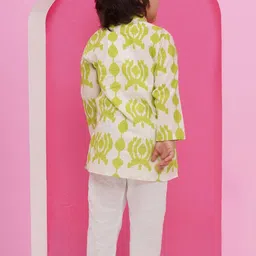 Aj DEZInES Boys Floral Printed Regular Pure Cotton Kurta with Pyjamas image 4