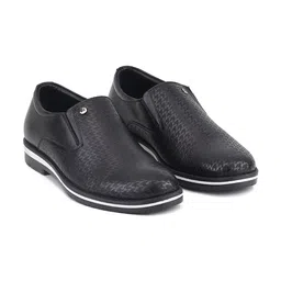 Red Chief Men Textured Leather Loafers-image-54