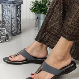 TWINSSHOE Women Grey Casual Open Toe Flats image 4