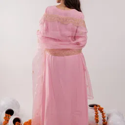 Yufta Women Embroidered Thread Work Kurta with Trousers & With Dupatta image 3