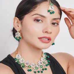 Divisha Gold-Plated Jewellery Set image 2