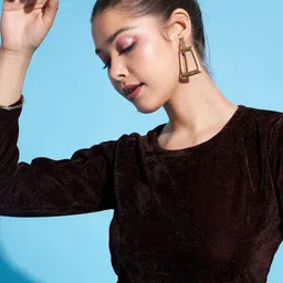 DressBerry Velvet Crop Top image 2