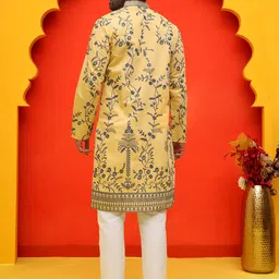 Jompers Men Floral Embroidered Regular Chikankari Kurta with Pyjamas image 2