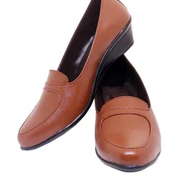 banuchi Women Tan Slip-On Sneakers-image-0