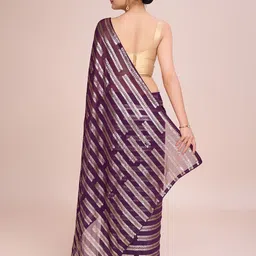DIVASTRI Striped Embellished Sequinned Pure Georgette Saree image 3