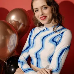 VANGULL Women Abstract Printed Round Neck Crop Top image 3