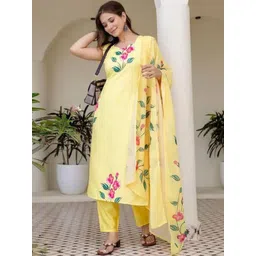 LIVIX Women Floral Printed Regular Kurta with Trousers & With Dupatta-image-73