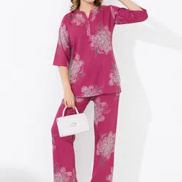 QUIRA Women Printed Top With Trousers Co-Ords-picture-11