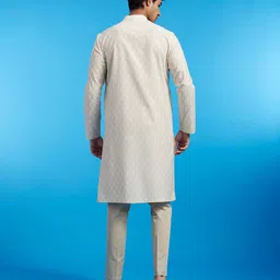 Diwas by Manyavar Men Geometric Printed Mandarin Collar Straight Kurta image 3