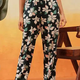 Clovia Floral Printed Lounge Pants With Side Pockets-image-15