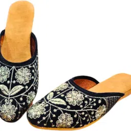 handi kalah Women’s Black Embroidered Velvet Jutti | Handcrafted Floral Design Ethnic Party Wear For Women-picture-39