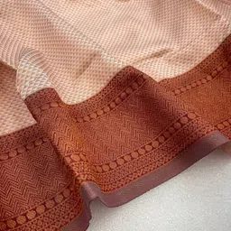 CANIZZARO Woven Design Zari Silk Blend Banarasi Saree image 3