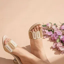 Indifeet Women Embellished Ethnic Kitten Sandals image 4