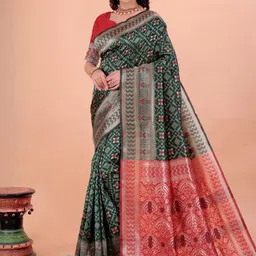 Moda Rapido Ethnic Motifs Woven Design Zari Kanjeevaram Saree With Blouse Piece image 3