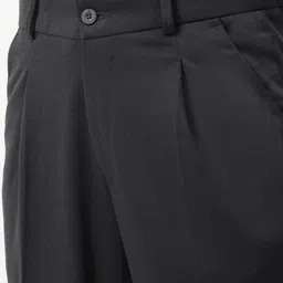 SHOWOFFFF Men Comfort Low-Rise Pleated Trousers image 3