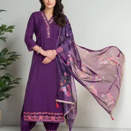 SZN Floral Printed Straight Beads & Stones Kurta With Trousers & Dupatta-picture-5