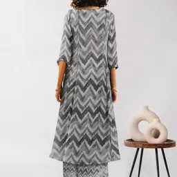 TOOCHKI Women Regular Kurta with Palazzos image 2