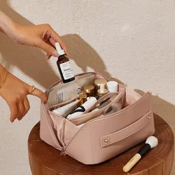 Virtuous Leather Makeup Pouch image 4