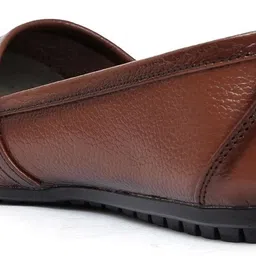 zoom Genuine Leather Slip-On Stylish Lightweight Round Toe Flats for All-Day Comfort Bellies For Women image 4