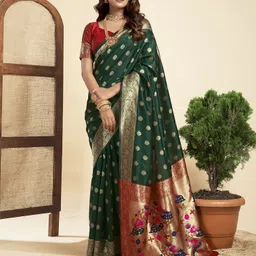 divastri Self Design, Woven Paithani Silk Blend Saree-picture-11