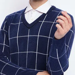 duke Men Checkered V Neck Blue Sweater image 5