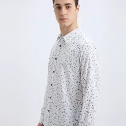 Pepe Jeans Men Spread Collar Abstract Printed Cotton Casual Shirt image 4
