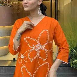 CARTYSHOP Women Floral Printed Regular Thread Work Chanderi Cotton Kurta with Trousers & With Dupatta image 4