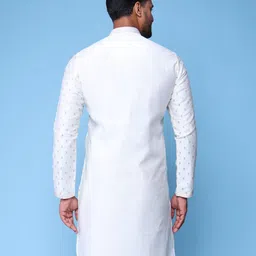 AURIK Men Geometric Woven Design Thread Work Kurta image 4