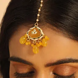 Nuyug Gold-Plated Artificial Stones Studded & Beaded Earrings & Maang Tikka Set image 3