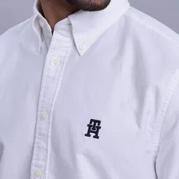 Tommy Hilfiger Men Regular Fit Button-Down Collar Solid Cotton Casual Shirt image 3