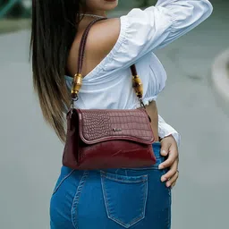 Exotic Swagger Sling Bag With Quilted image 5