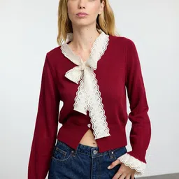 Trendyol Women V-Neck Long Sleeves Crop Cardigan-image-39