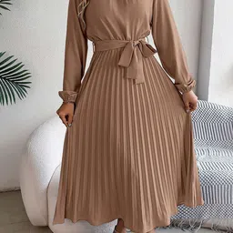 StyleCast x Revolte Accordion Pleats Fit & Flare Solid Midi Dress-picture-13