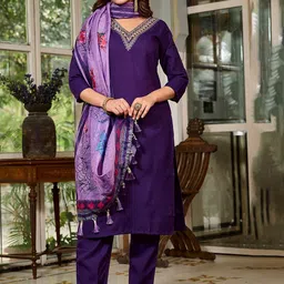 Brand Hill Women Embroidered Thread Work Kurta with Trousers & Dupatta image 3