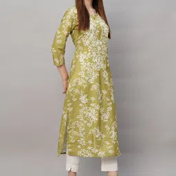 GoSriKi Women Floral Embroidered Chikankari Kurta image 3
