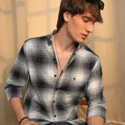 campus sutra Men Regular Fit Striped Spread Collar Casual Shirt image 3